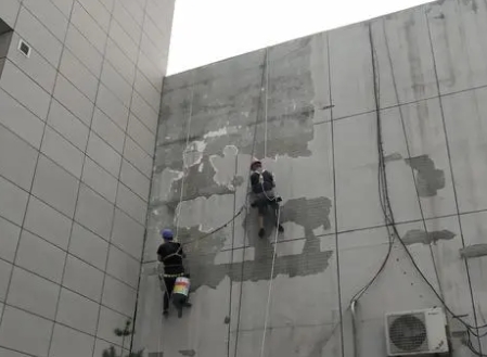 阿勒泰地楼顶漏水维修公司分享下阿勒泰地外墙防水的注意事项